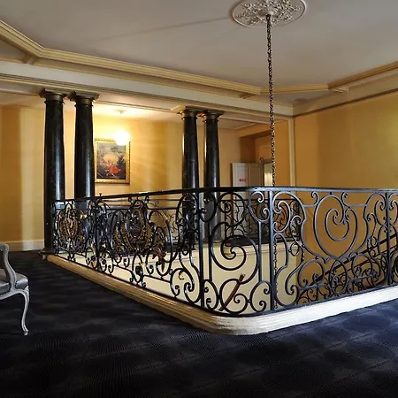 Hotel Grand De La Reine - Place Stanislas 4*