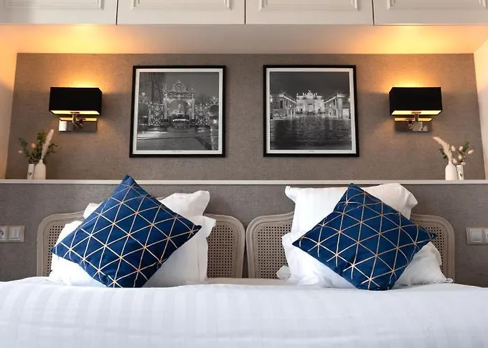 Otel Grand De La Reine - Place Stanislas 4*