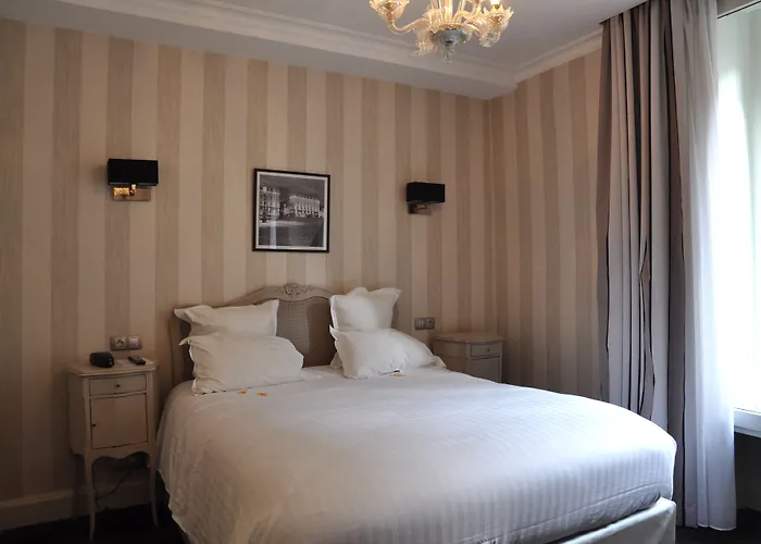Hotel Grand De La Reine - Place Stanislas 4*