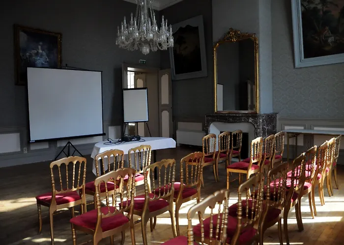 מלון Grand De La Reine - Place Stanislas 4*