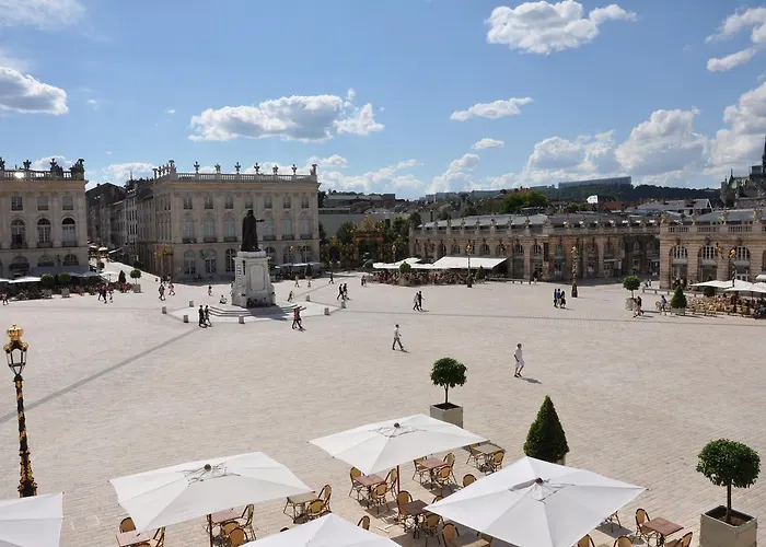 Grand De La Reine - Place Stanislas Νανσύ